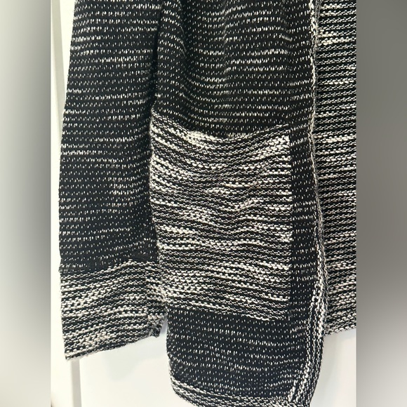 Relaxed oversized knit cardigan - Picture 2 of 8